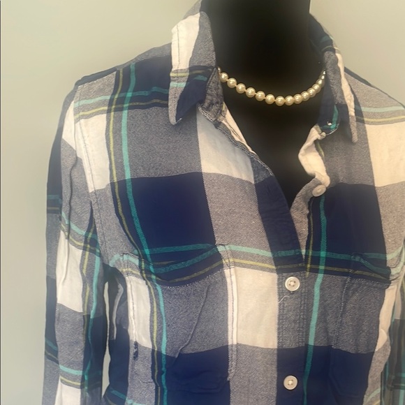 Blue and White Plaid Button-Up Shirt large like new - Picture 2 of 2